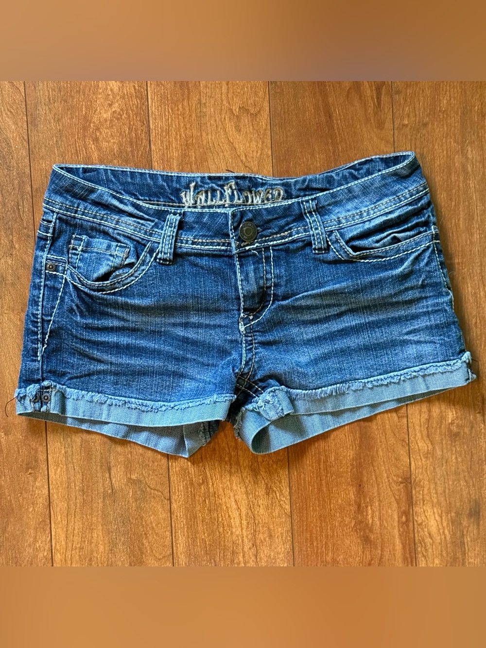WallFlower Cuffed Denim Shorts Medium Wash Size 7